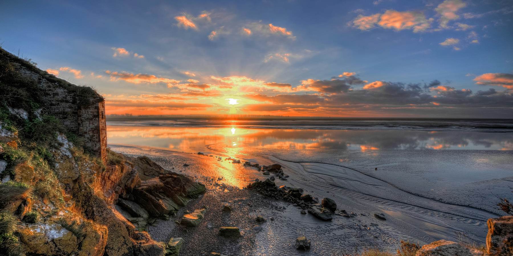 Amanecer sobre el mar